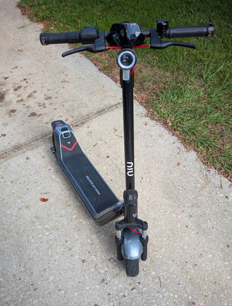 NIU KQi 300X electric scooter review - a rocket on 2 wheels