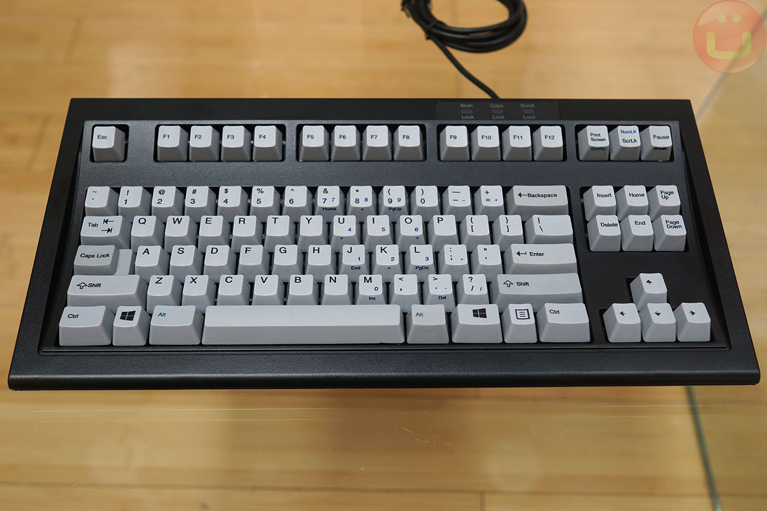 Unicomp Mini-M Keyboard Review | Ubergizmo