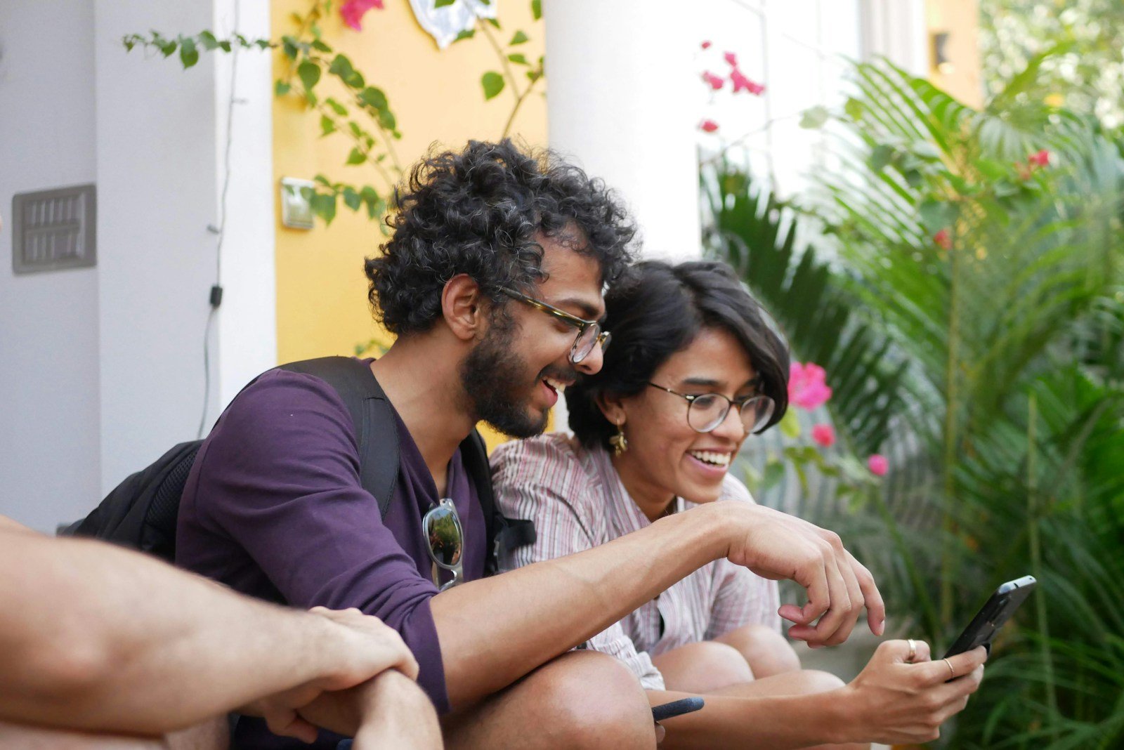 Why Smart Buyers Are Choosing Refurbished Flagships Over New Phones
