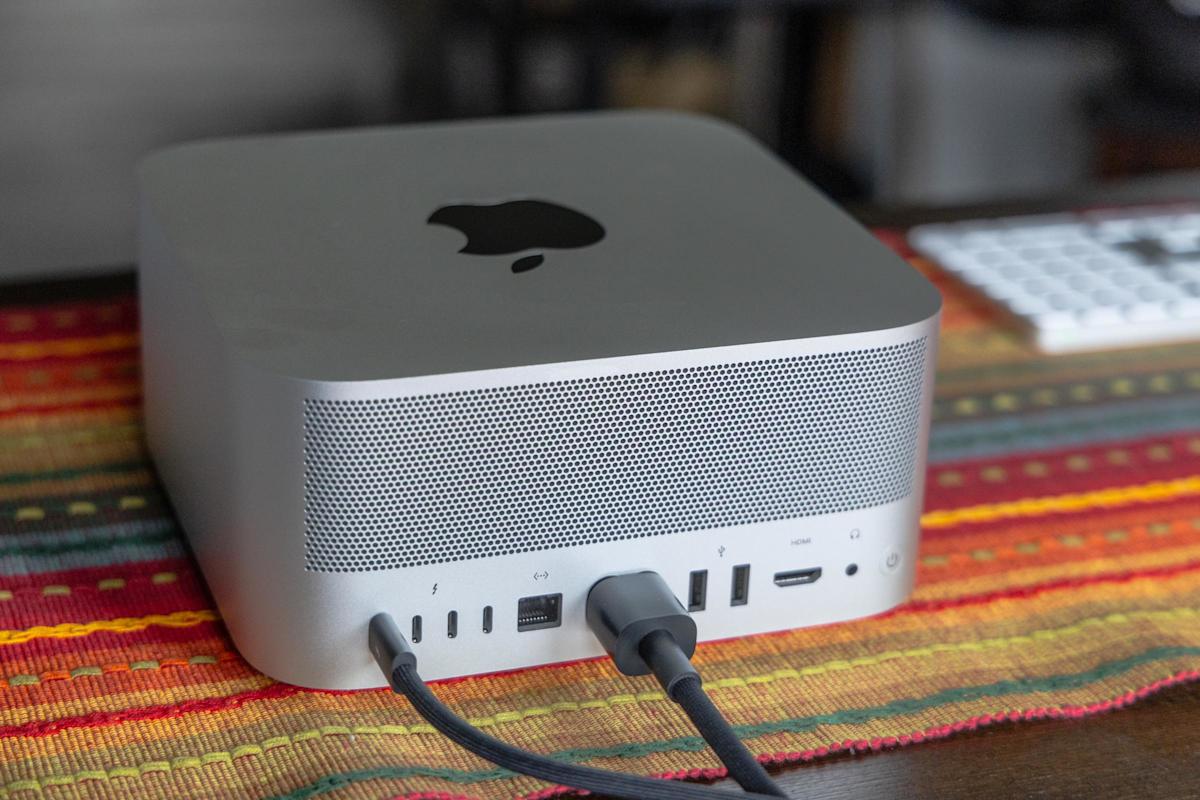 You can turn a cluster of Macs into an AI supercomputer in macOS Tahoe 26.2