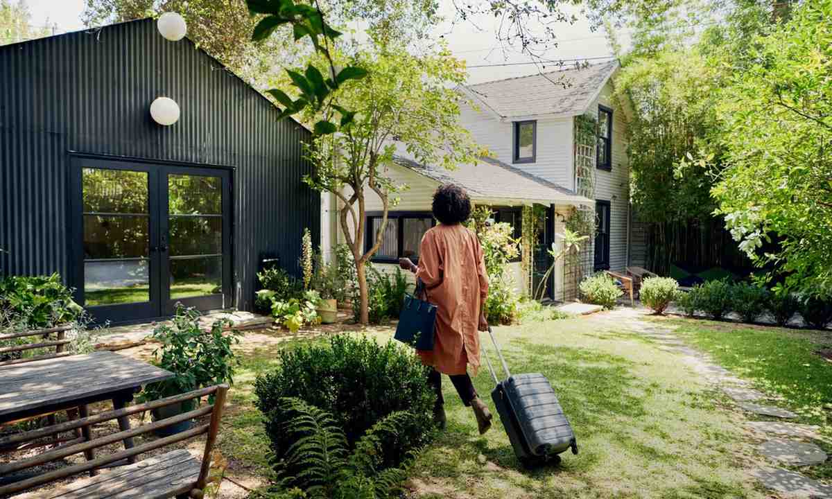 Best smart lock with camera for Airbnb hosts