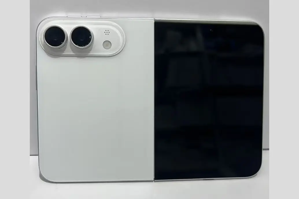 Apple reckons users will gobble up the foldable iPhone Ultra – at an expected $2,500 I'm not so sure