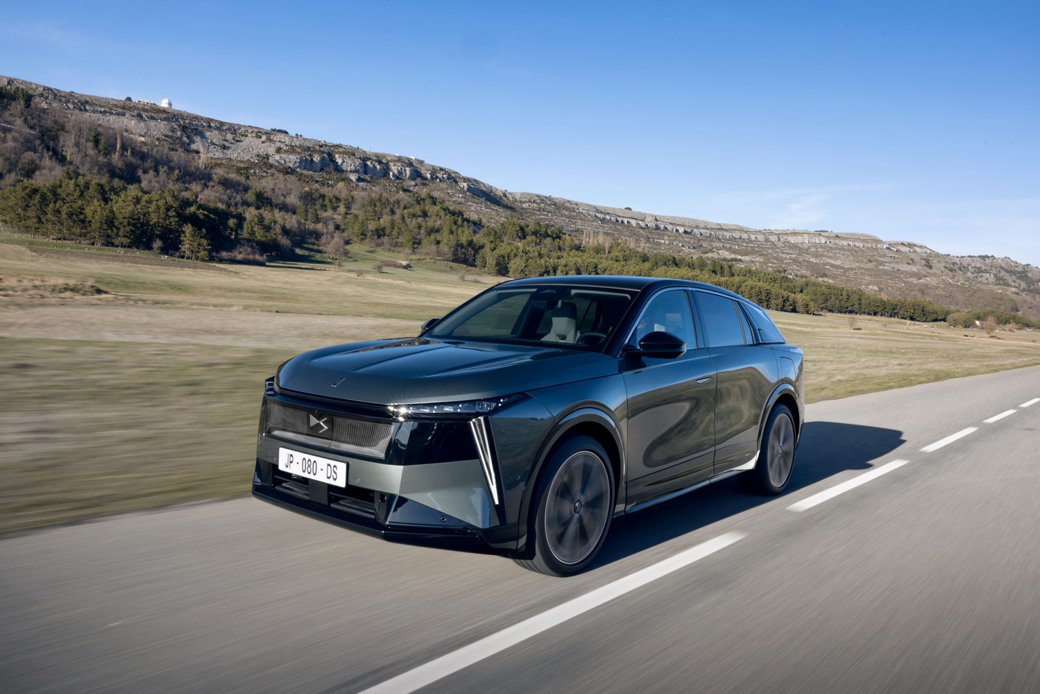 I loved the premium electric DS No7 E-Tense – here’s why it’s way better than the hybrid